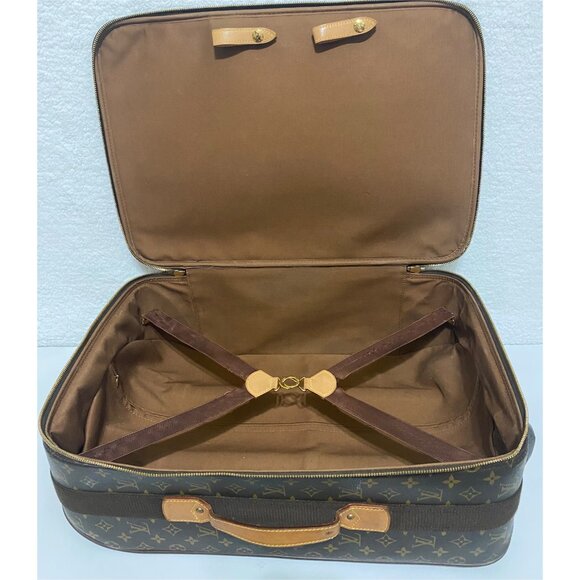 Louis Vuitton Rolling Luggage LV Monogram Pegase 55 fits in overhead bin - Picture 11 of 13